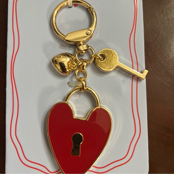 Studio Heart&Lock Keychain - Picture 3 of 5